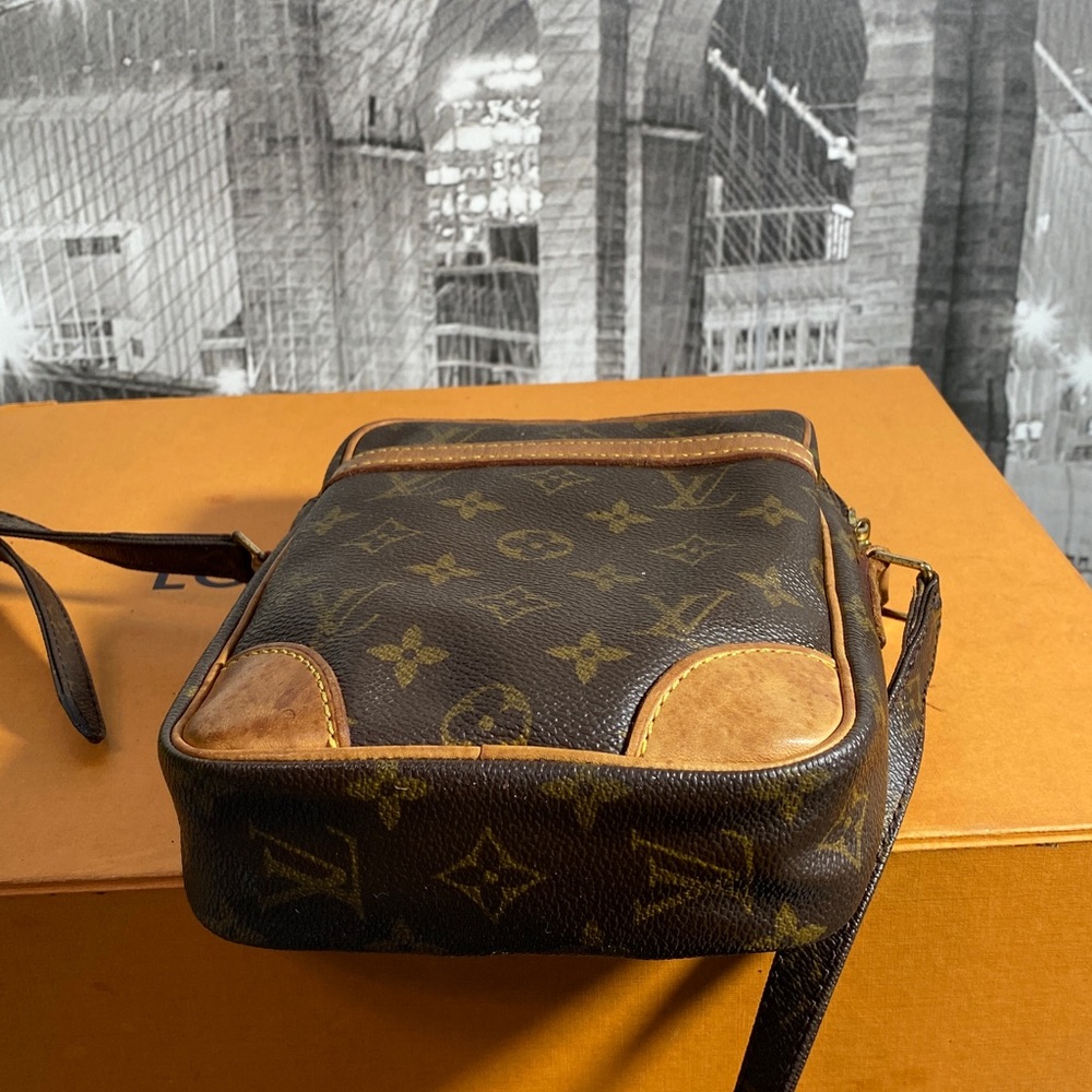 Authentic Louis Vuitton Danube Monogram Crossbody Messenger Bag - Picture 10 of 16